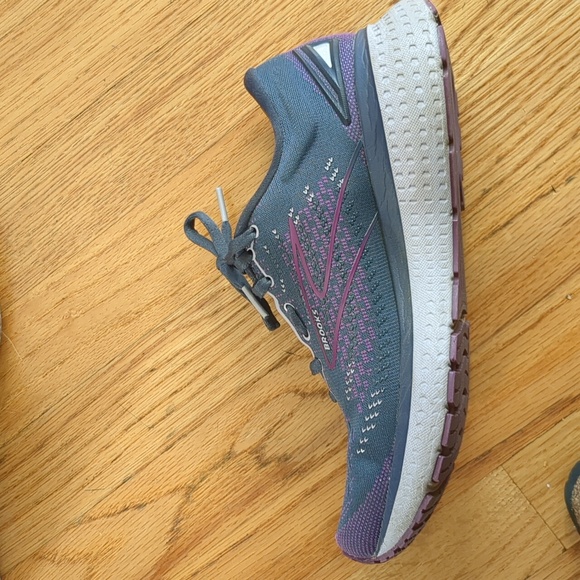 Brooks Glycerin 19 size 7.5 - Picture 2 of 6